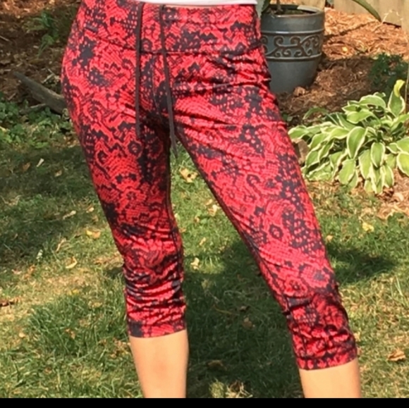 Size S Danskin athletic workout capris - Picture 5 of 16